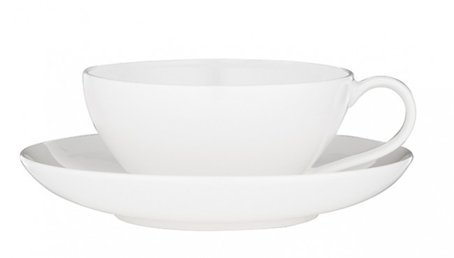 Illustration : fine bone china teacups with saucers: teaware